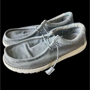 HEYDUDE men’s size 10 lightweight slip on shoe very good condition gray
